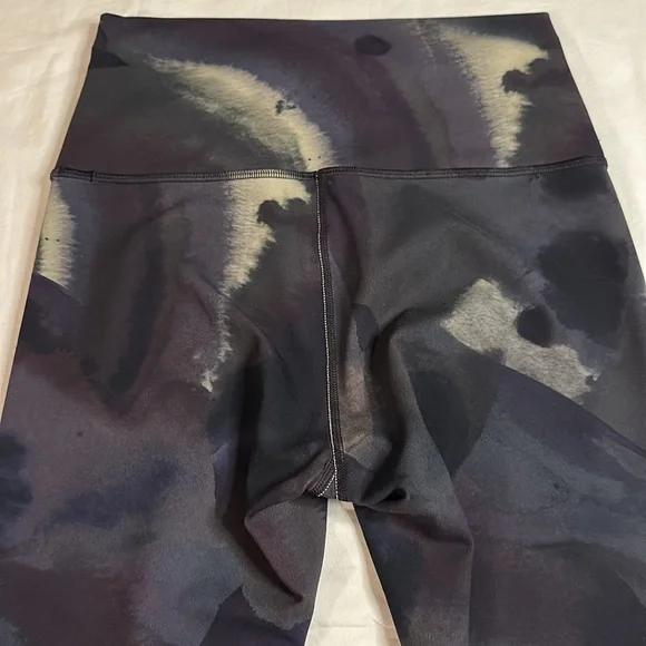 Lululemon Wunder Train High-Rise Tight 25" Size 6 - Picture 5 of 14